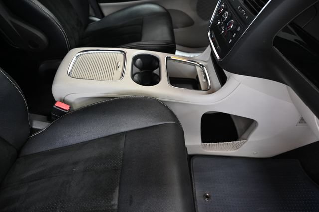 Used 2017 Dodge Grand Caravan SXT FWD image 21