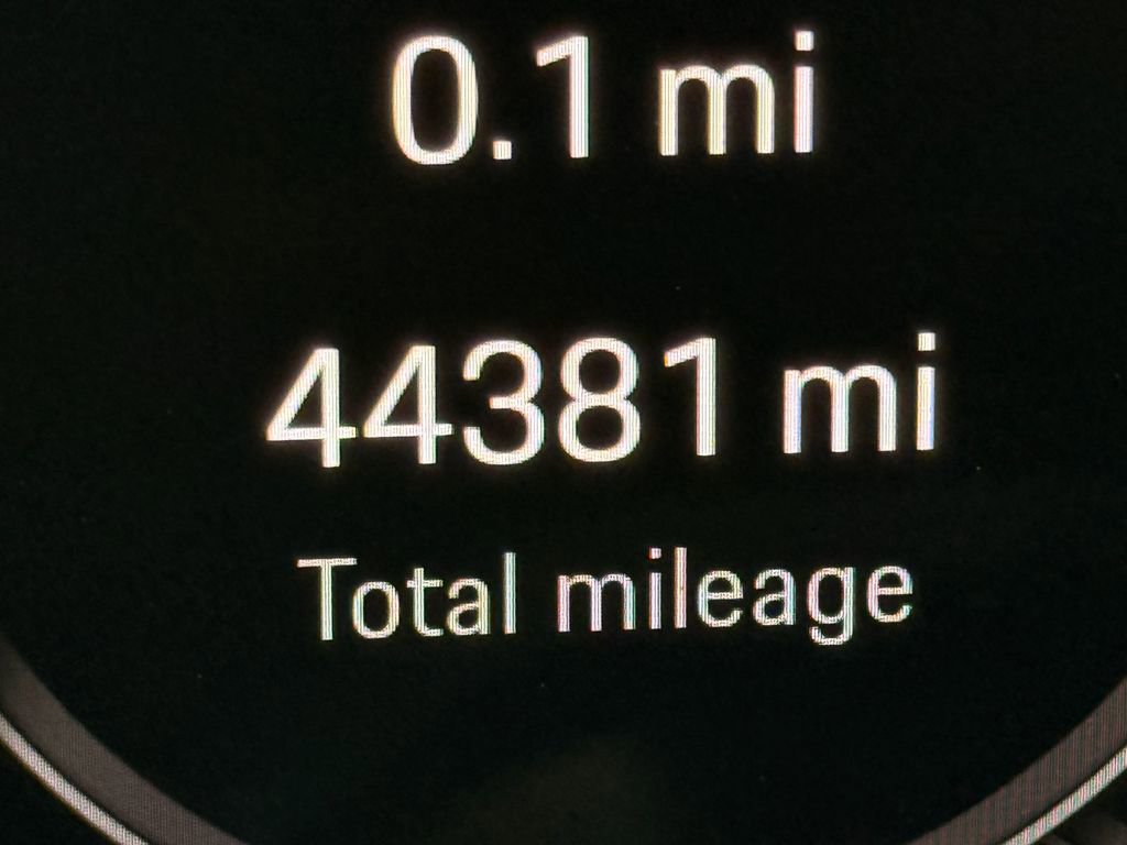 Used 2024 Porsche Cayenne image 3