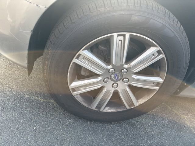 Used 2016 Volvo XC60 T6 Platinum w/ Climate Package image 4