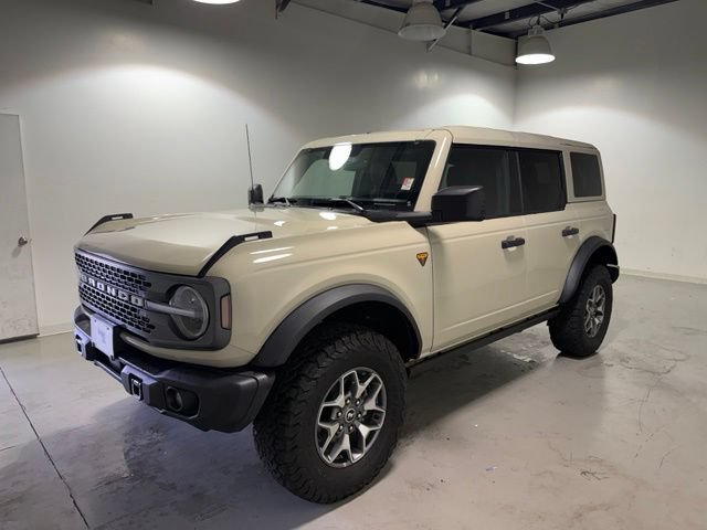 Used 2025 Ford Bronco Badlands AWD/4WD image 3