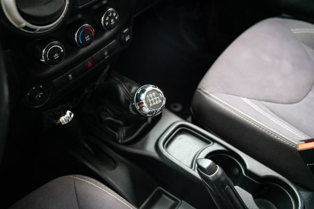 Used 2023 Jeep Wrangler Unlimited Sahara w/ LED Lighting Group AWD/4WD image 27