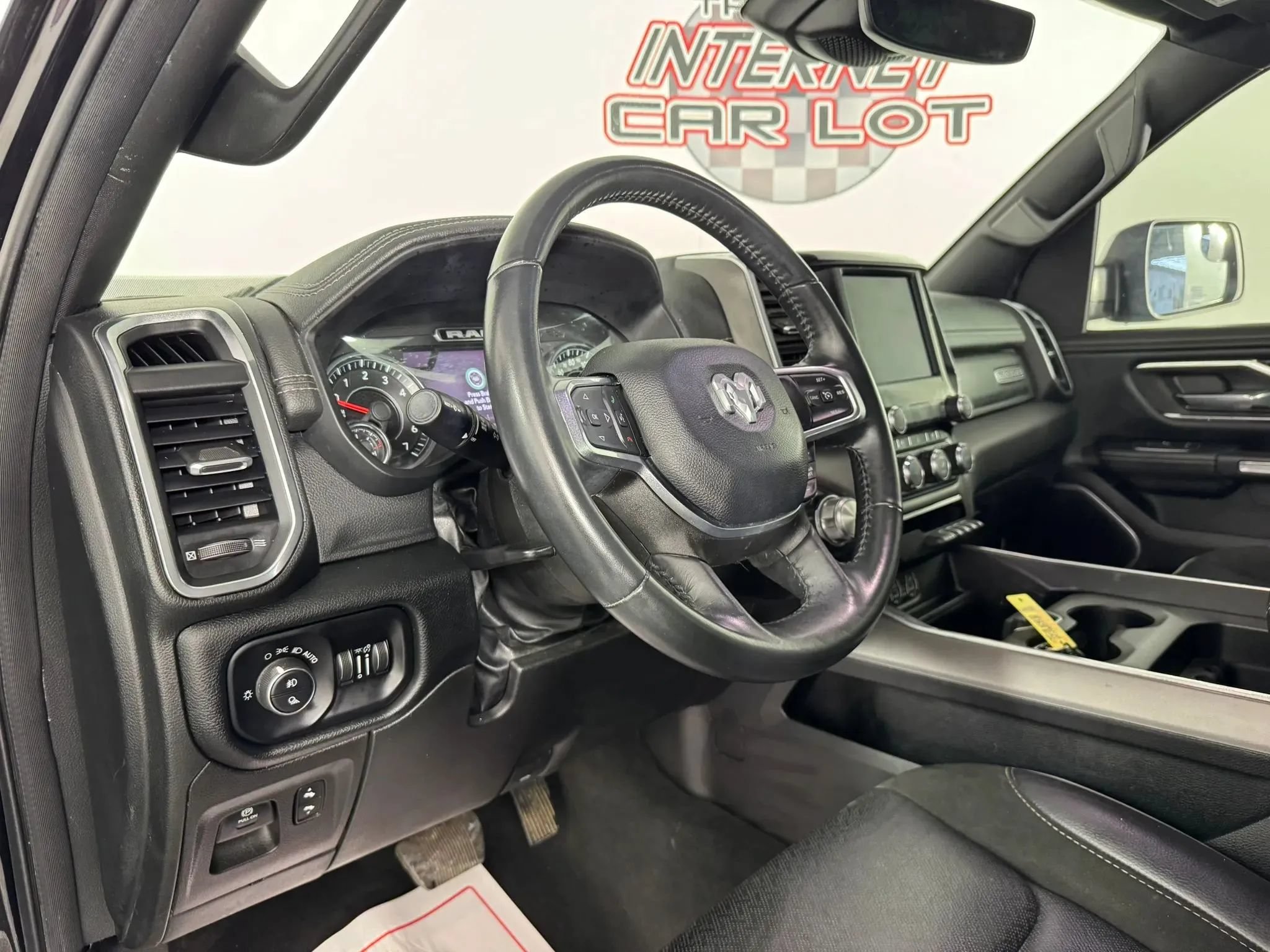 Used 2022 RAM 1500 Laramie w/ Sport Appearance Package AWD/4WD image 10