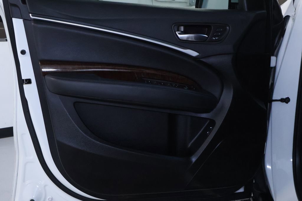 Used 2018 Acura MDX w/ Technology & Entertainment image 13