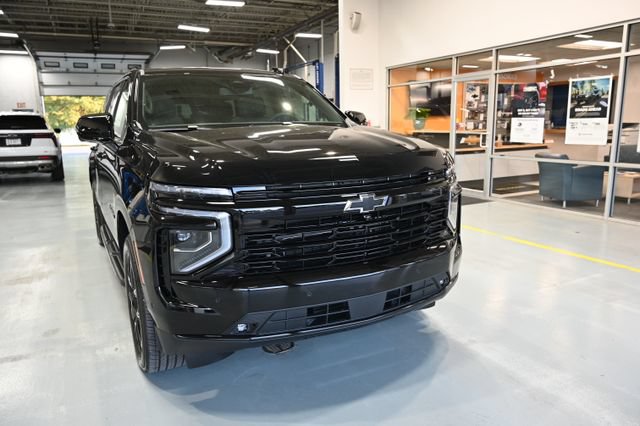 New 2026 Chevrolet Suburban RST w/ RST Capability Package AWD/4WD image 3