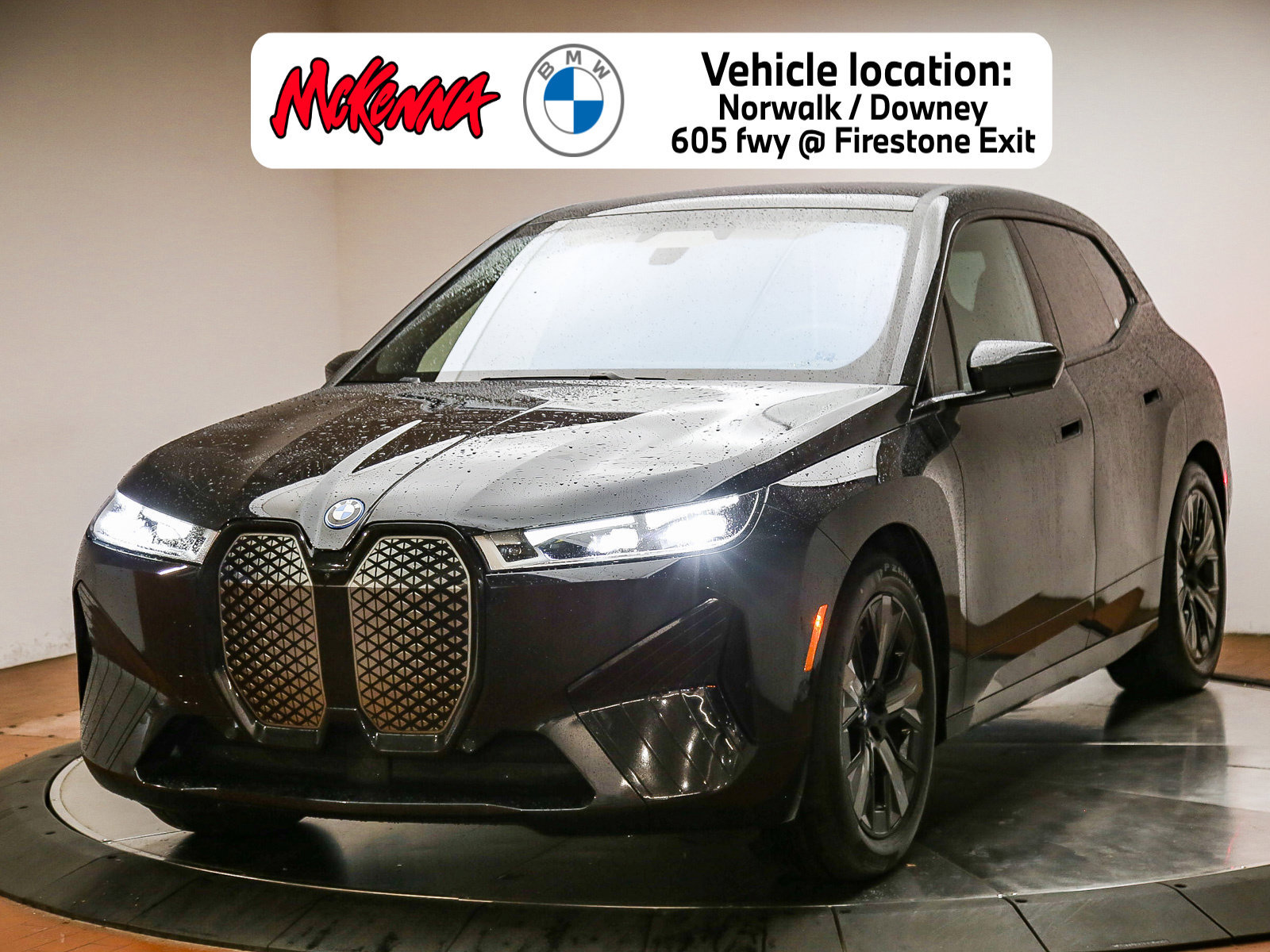 Used 2023 BMW iX xDrive50 w/ Premium Package AWD/4WD image 1