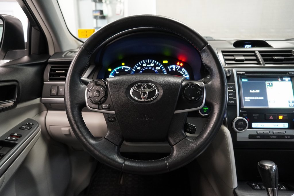 Used 2014 Toyota Camry XLE image 18