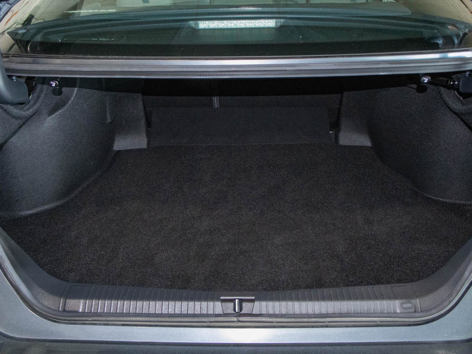 Used 2019 Toyota Avalon Limited image 25