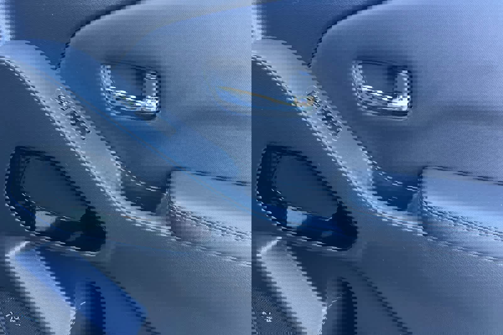 Used 2022 Nissan Frontier Pro-X w/ Pro-X Premium Package image 17