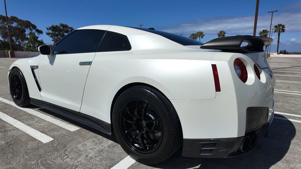 Used 2013 Nissan GT-R Black Edition AWD/4WD image 11