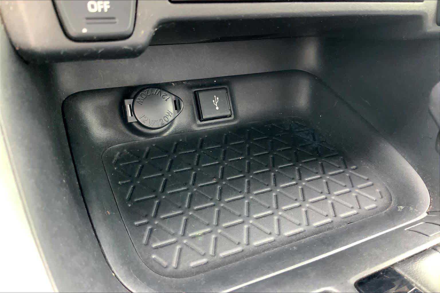 Used 2020 Toyota RAV4 XLE Premium FWD image 28