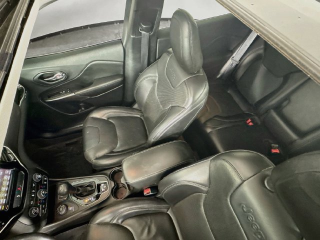 Used 2019 Jeep Cherokee Limited AWD/4WD image 26