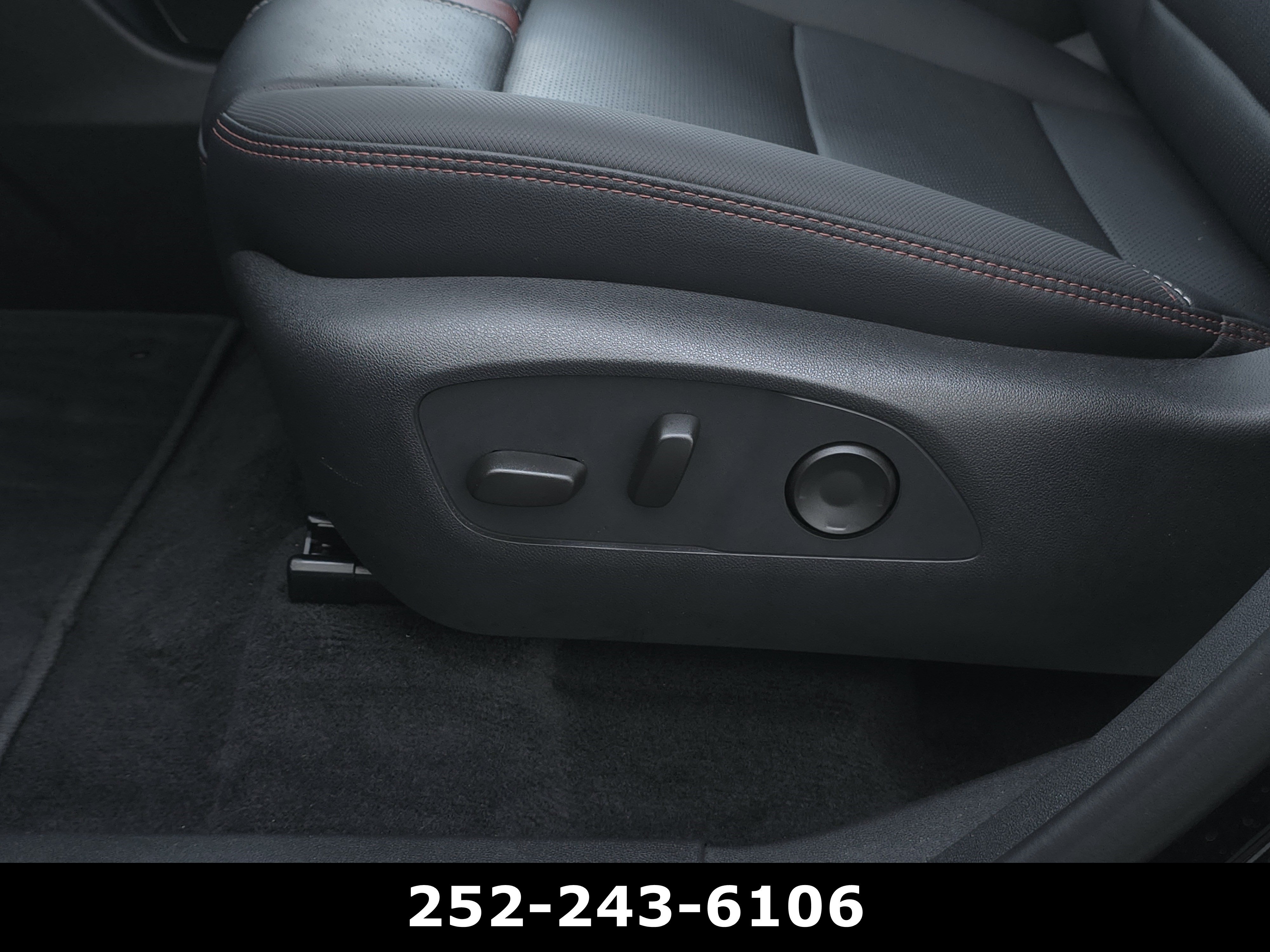 Used 2026 Chevrolet Traverse RS FWD image 11