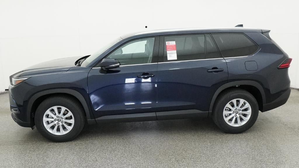 New 2026 Toyota Grand Highlander XLE FWD image 3