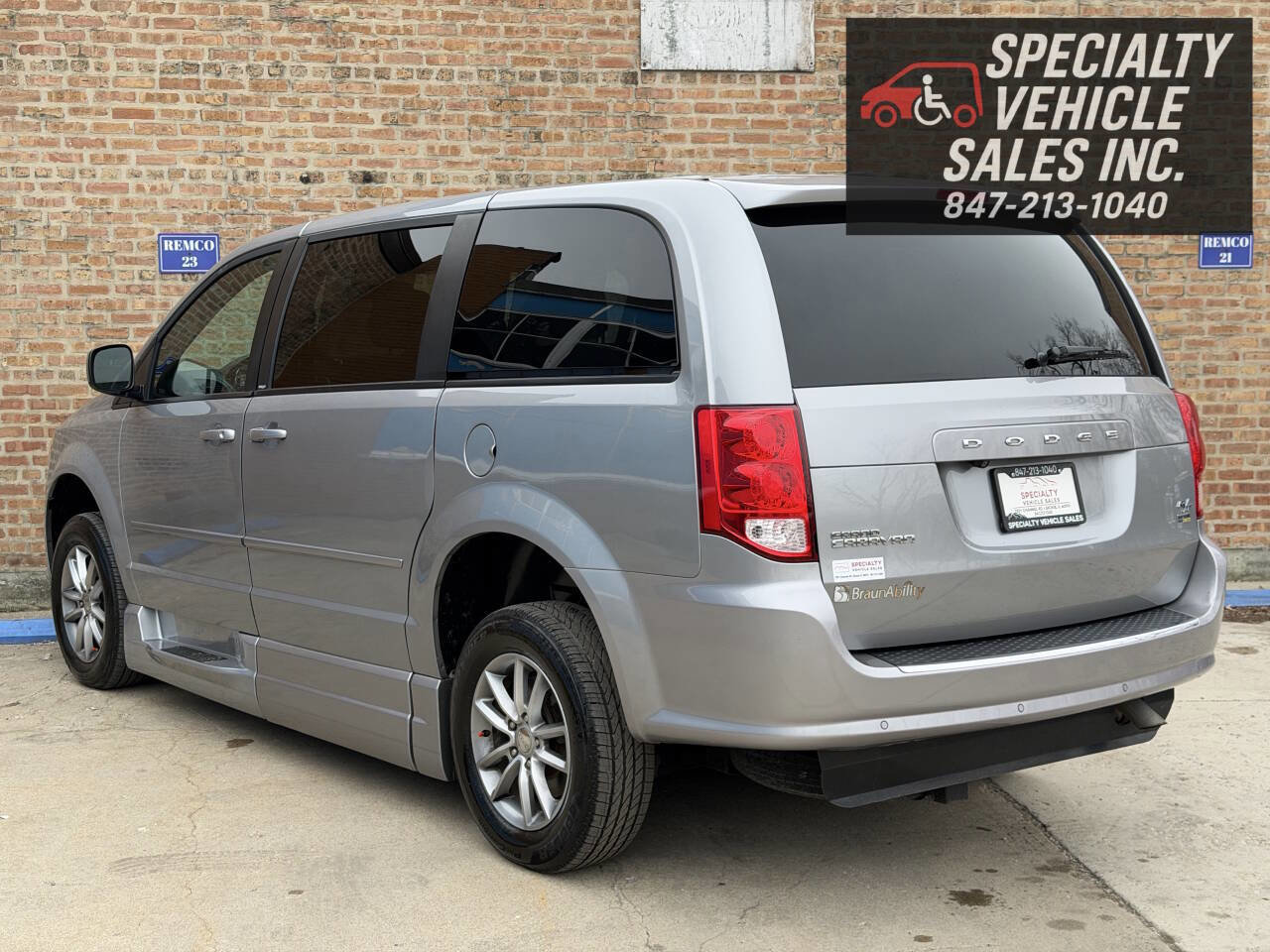 Used 2014 Dodge Grand Caravan R/T image 9