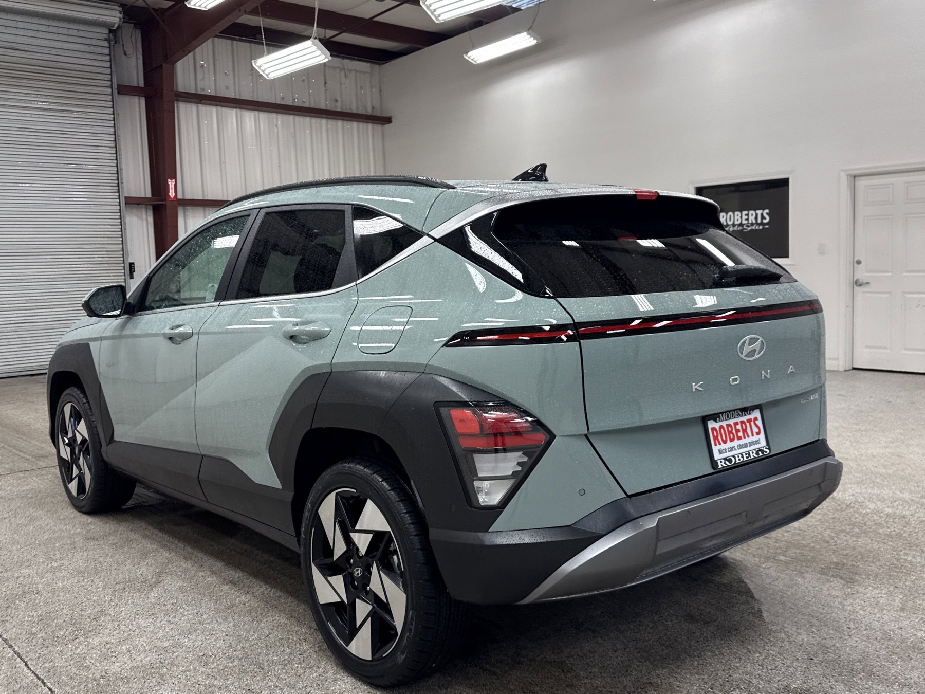 Used 2024 Hyundai Kona Limited image 16