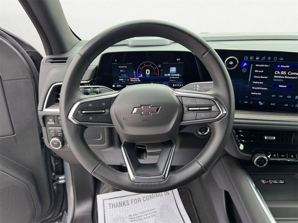 Used 2025 Chevrolet Suburban Z71 image 12