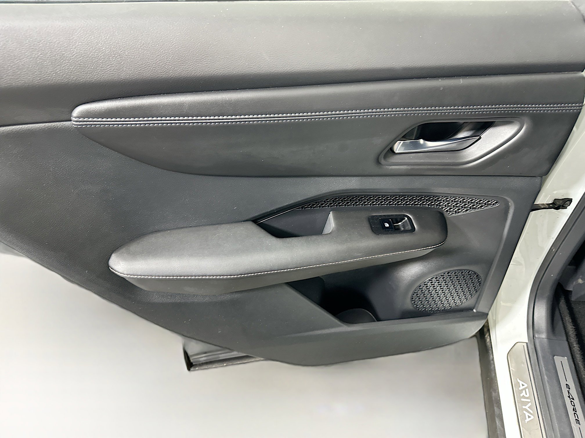 Used 2023 Nissan Ariya AWD image 25