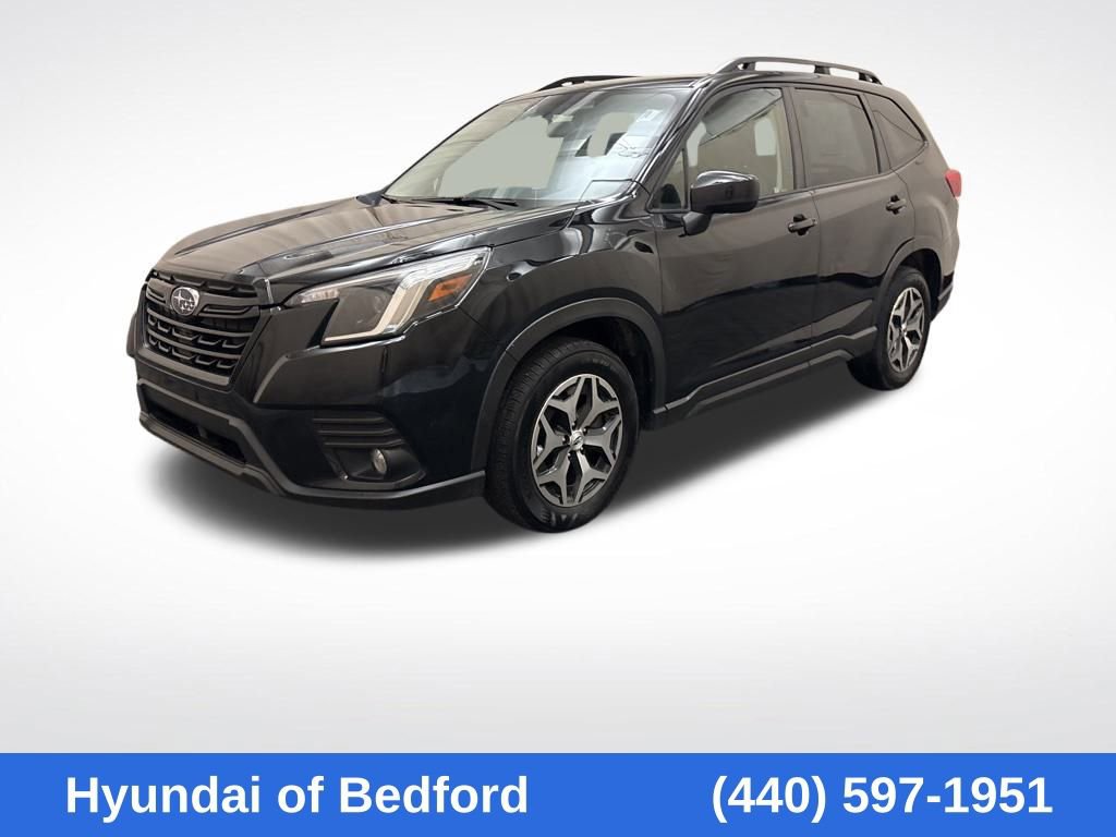 Used 2023 Subaru Forester Premium image 1