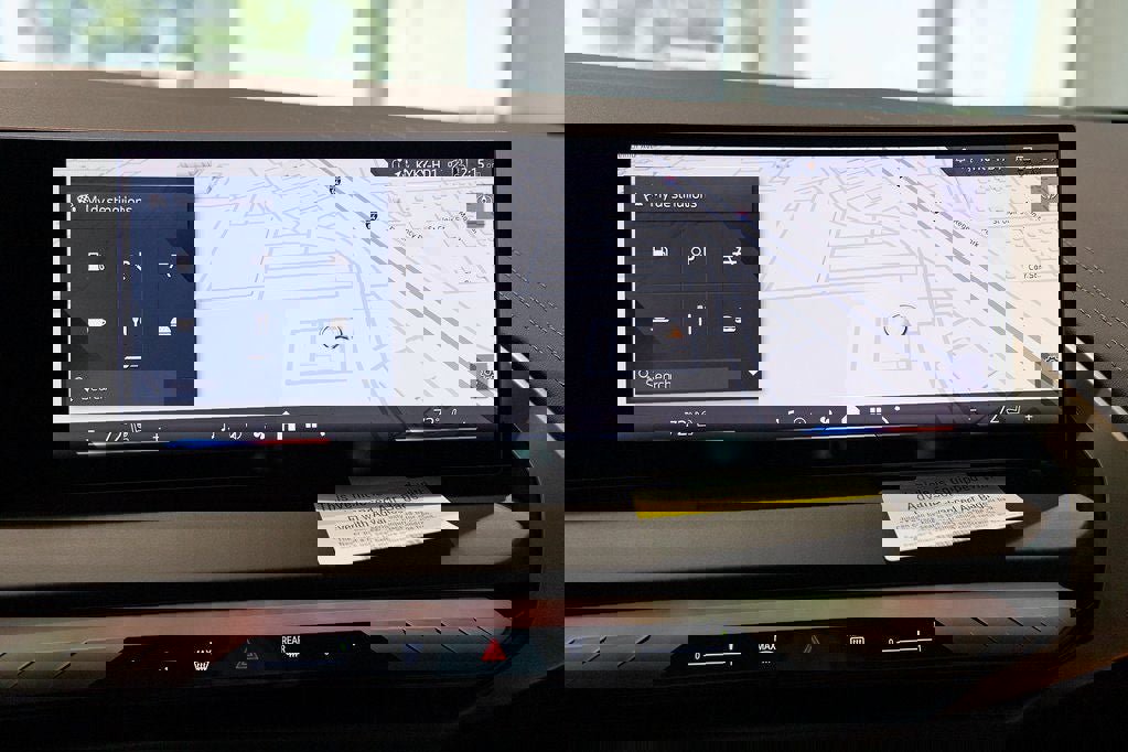 Used 2025 BMW X3 xDrive30i w/ Premium Package image 31