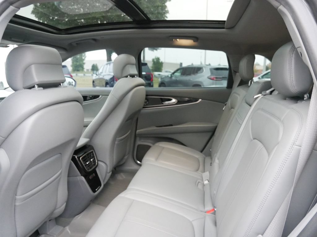 Used 2021 Lincoln Nautilus Reserve w/ Equipment Group 201A AWD/4WD image 10