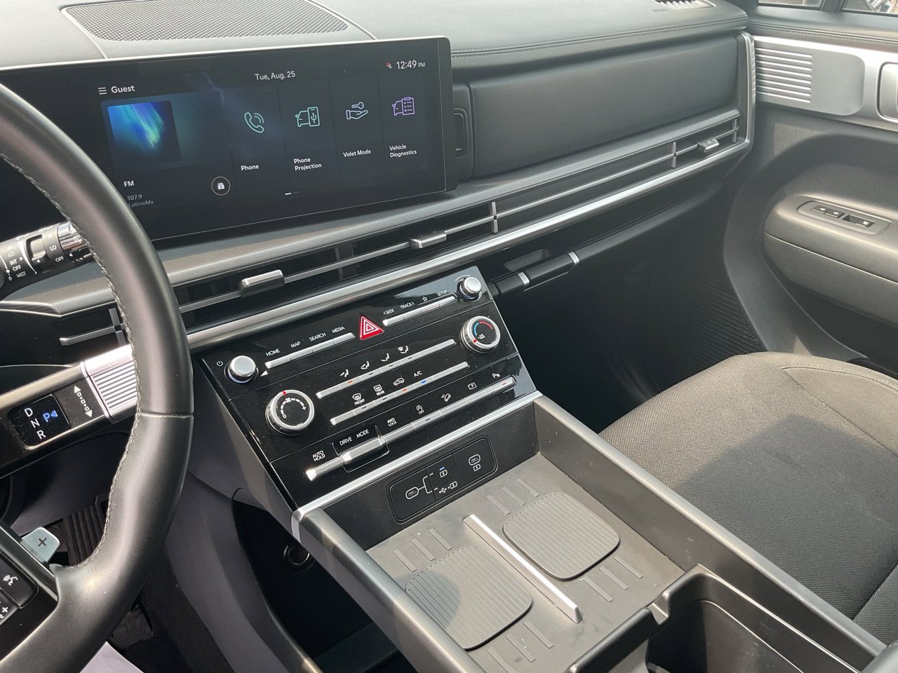Used 2025 Hyundai Santa Fe SE AWD/4WD image 18