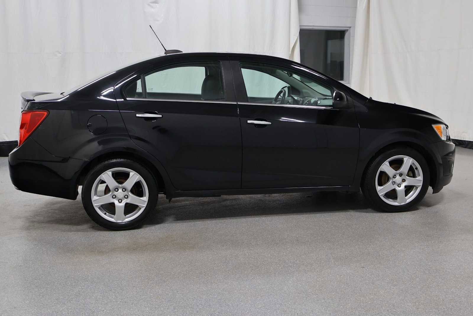Used 2016 Chevrolet Sonic LTZ FWD image 10