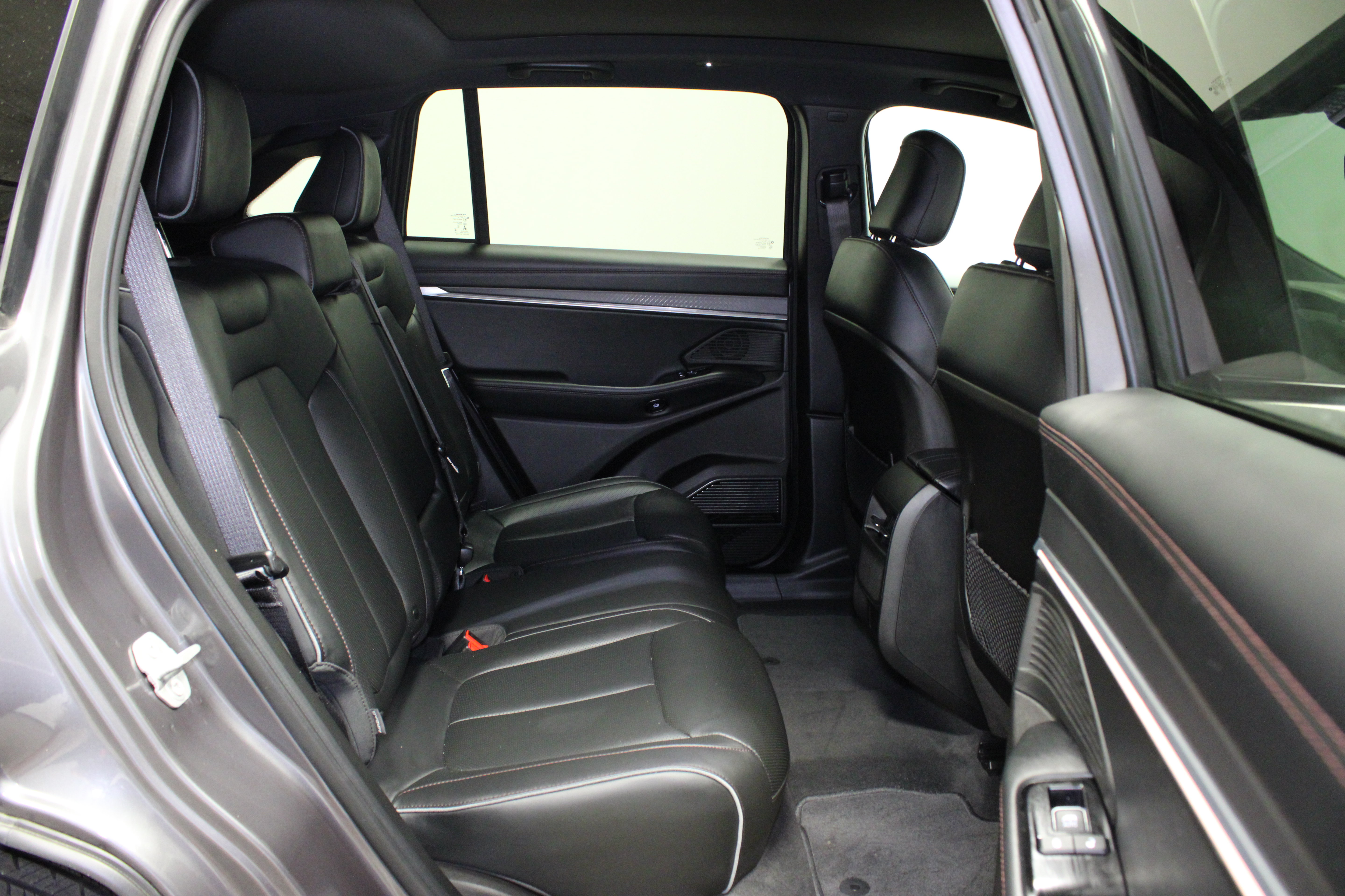 Used 2025 Jeep Wagoneer S Limited AWD/4WD image 19