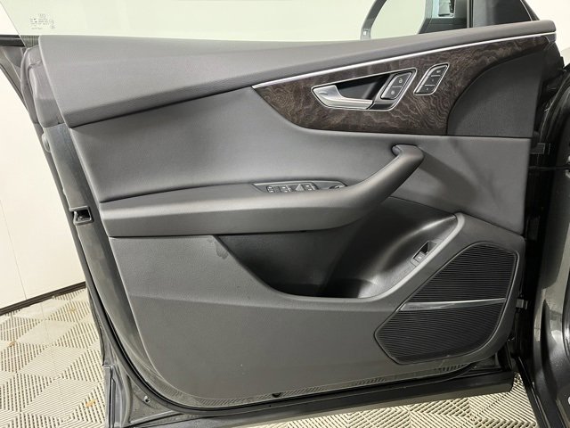 Used 2020 Audi Q8 Prestige w/ Prestige Package image 10