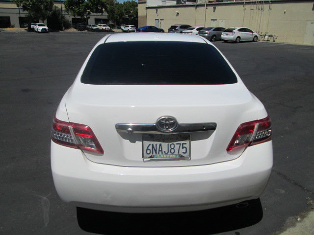 Used 2011 Toyota Camry XLE w/ SE/XLE Extra-Value Pkg image 4