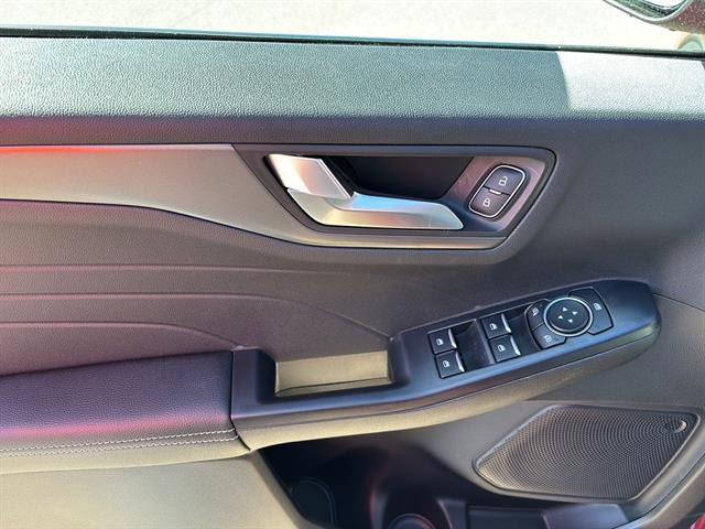 New 2026 Ford Escape SE image 13