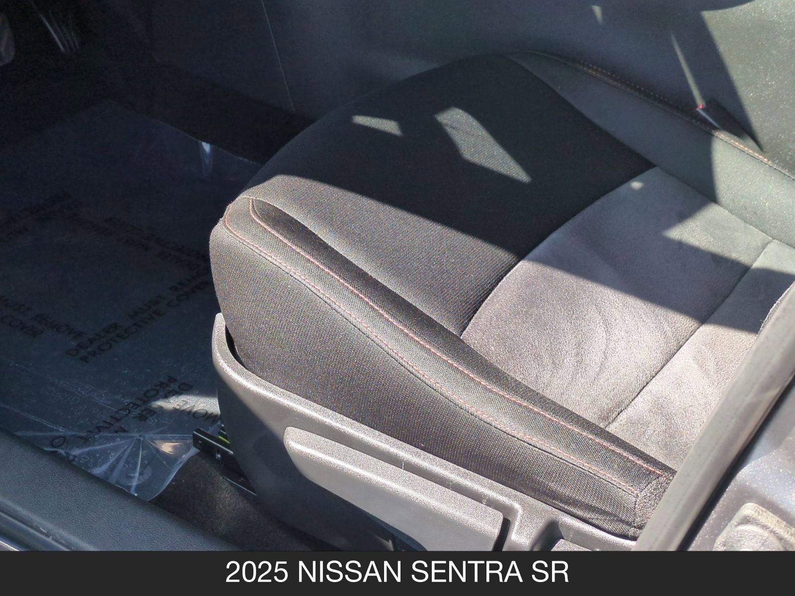 Used 2025 Nissan Sentra SR FWD image 15