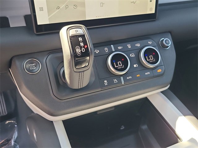 Used 2025 Land Rover Defender 110 S image 34