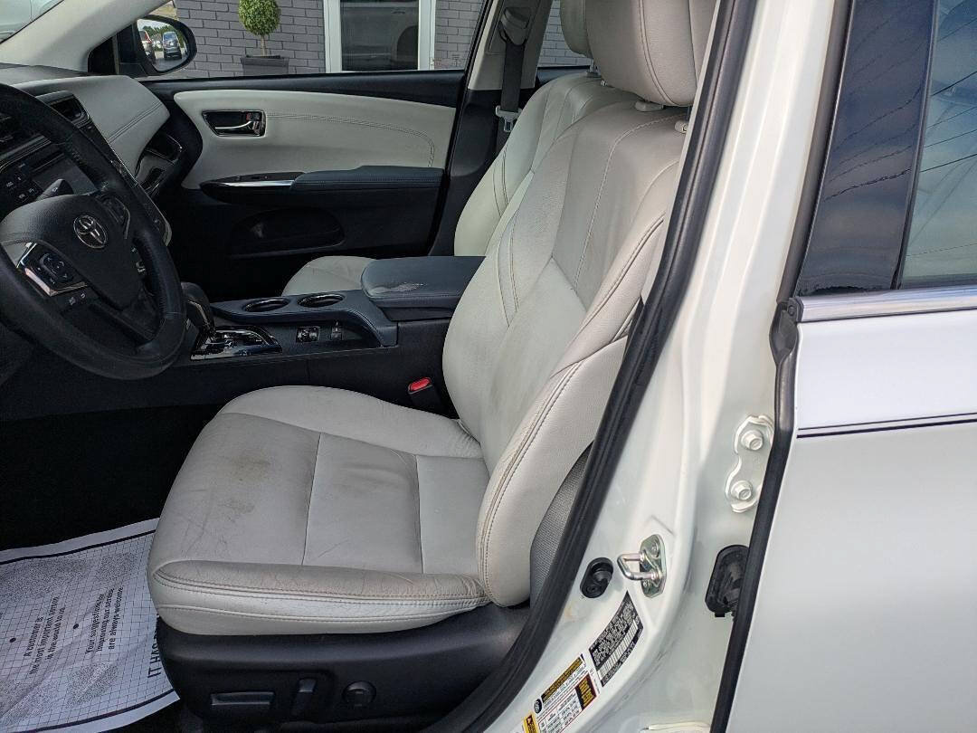 Used 2015 Toyota Avalon XLE Touring FWD image 10