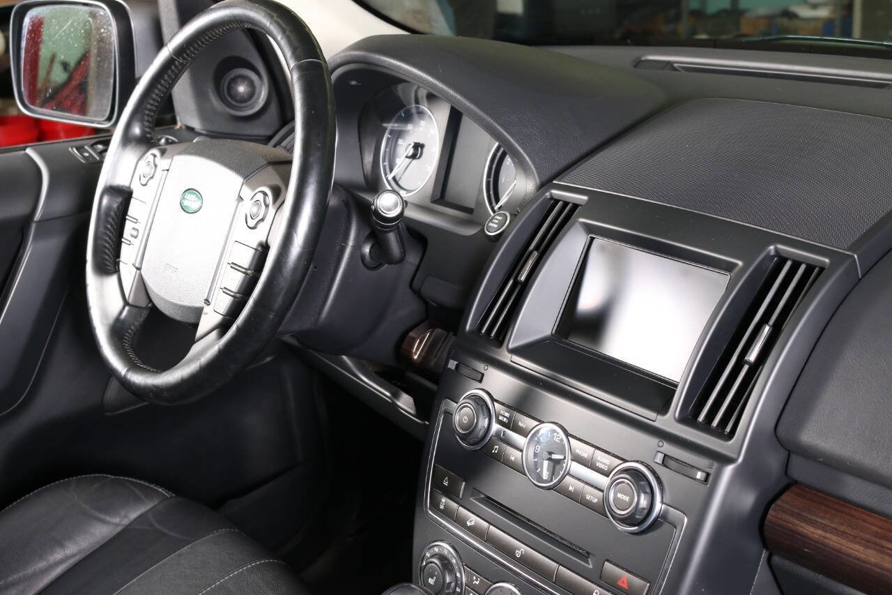 Used 2013 Land Rover LR2 HSE image 35