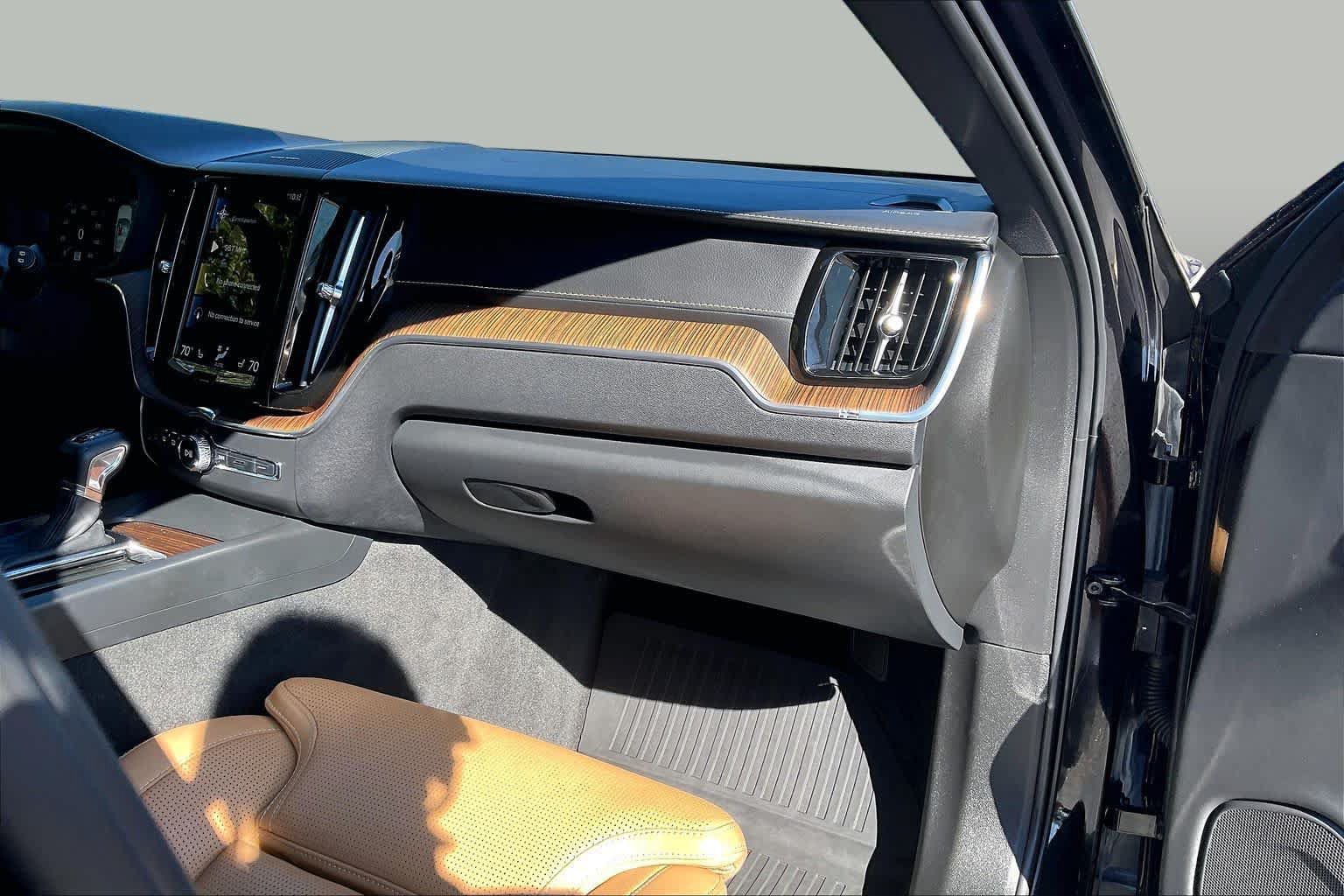 Used 2021 Volvo XC60 T5 Inscription w/ Protection Package FWD image 17