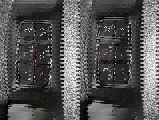 Used 2018 RAM 2500 Tradesman w/ Chrome Appearance Group image 31