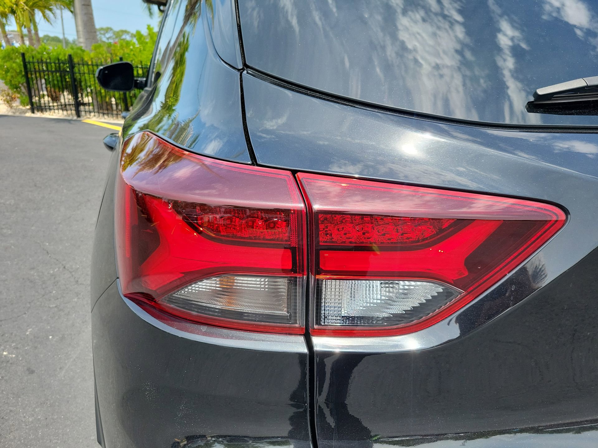 Used 2022 Chevrolet TrailBlazer RS w/ Sun and Liftgate Package FWD image 12