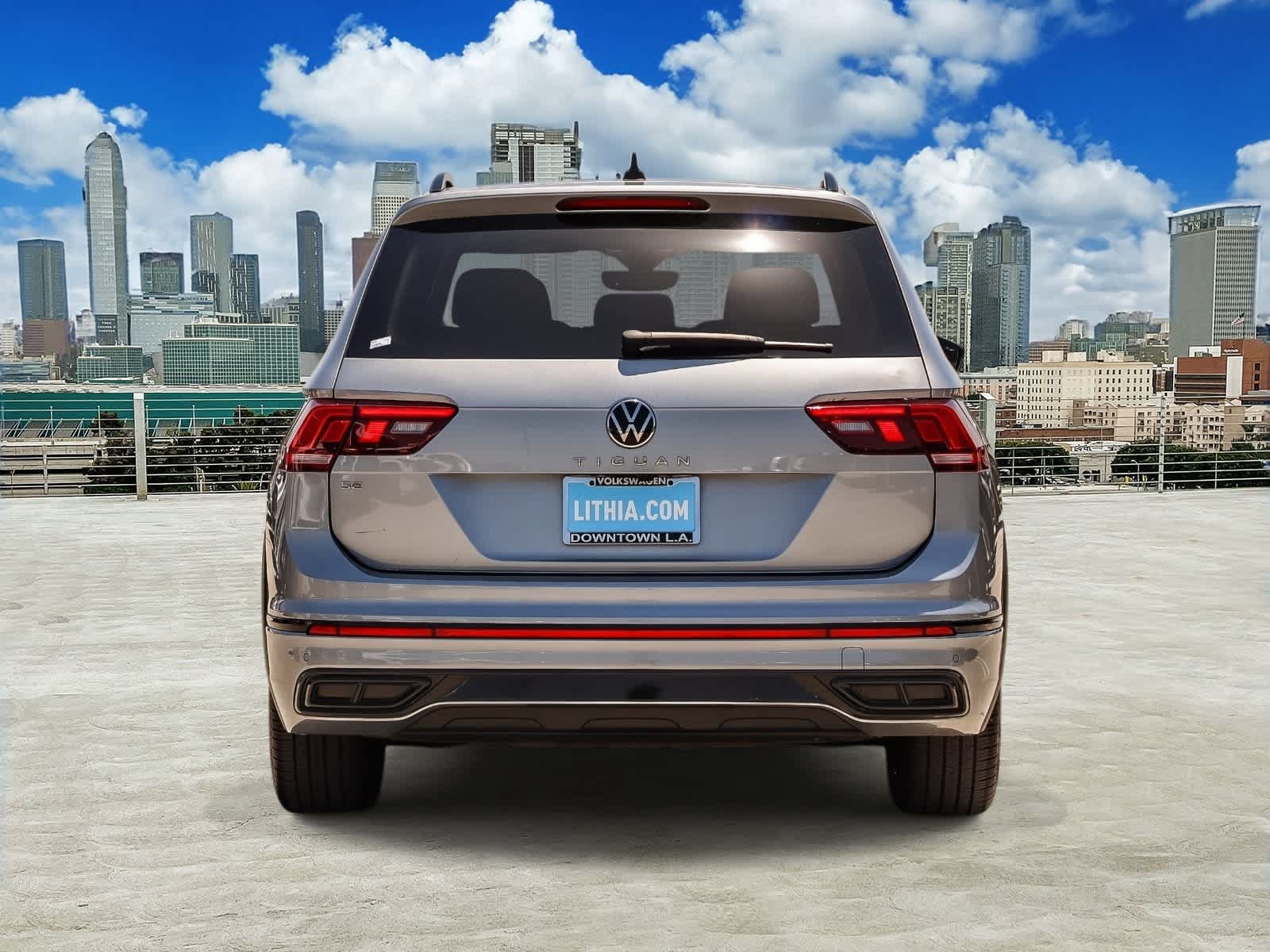Certified 2023 Volkswagen Tiguan SE R-Line FWD image 5