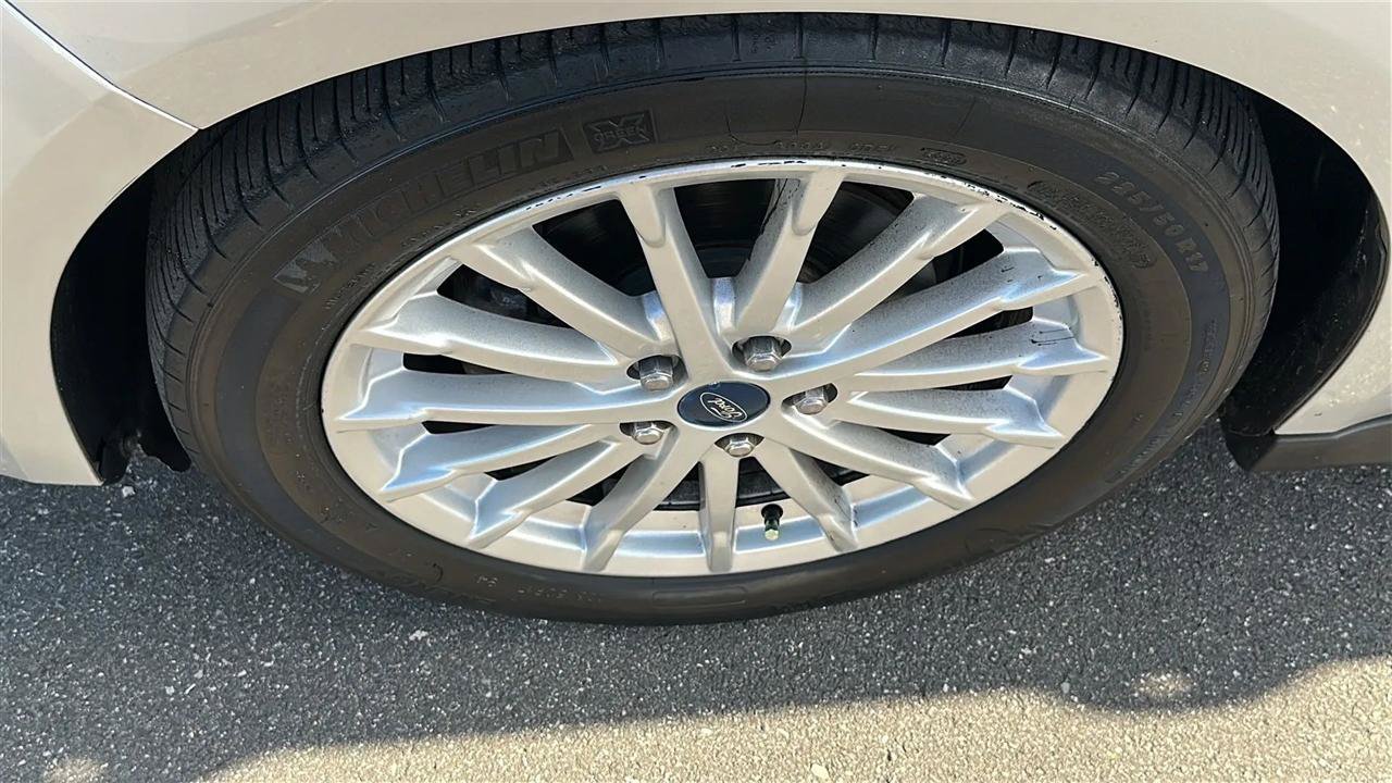 Used 2013 Ford C-MAX SE FWD image 18