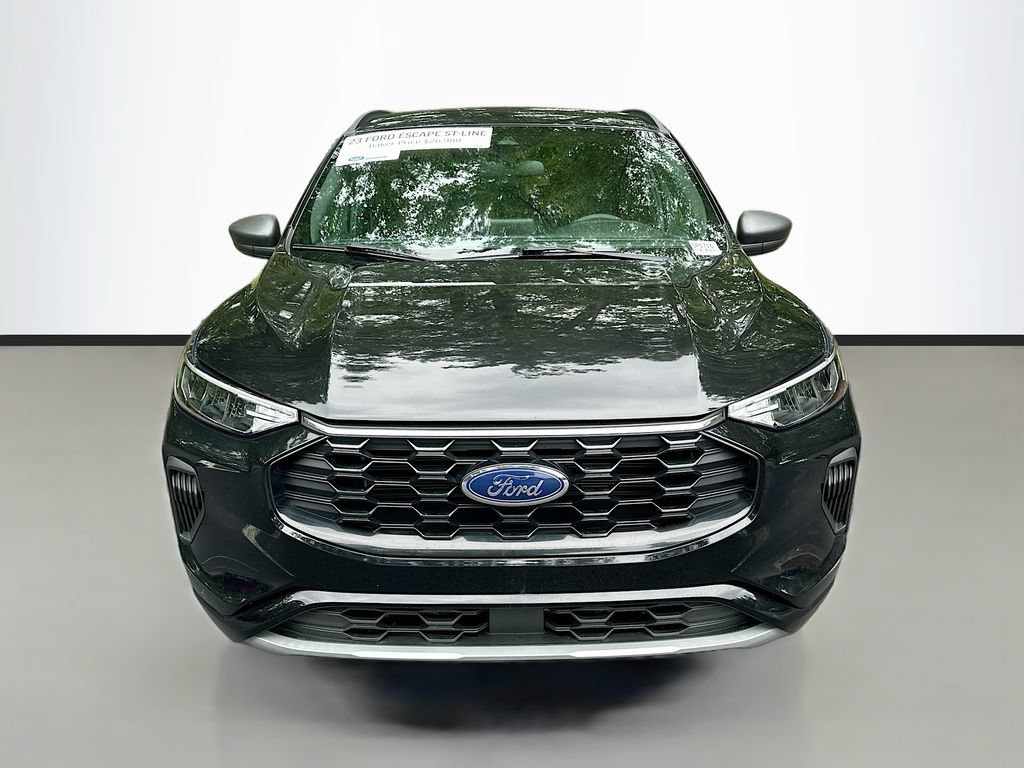 Used 2023 Ford Escape ST-Line AWD/4WD image 2