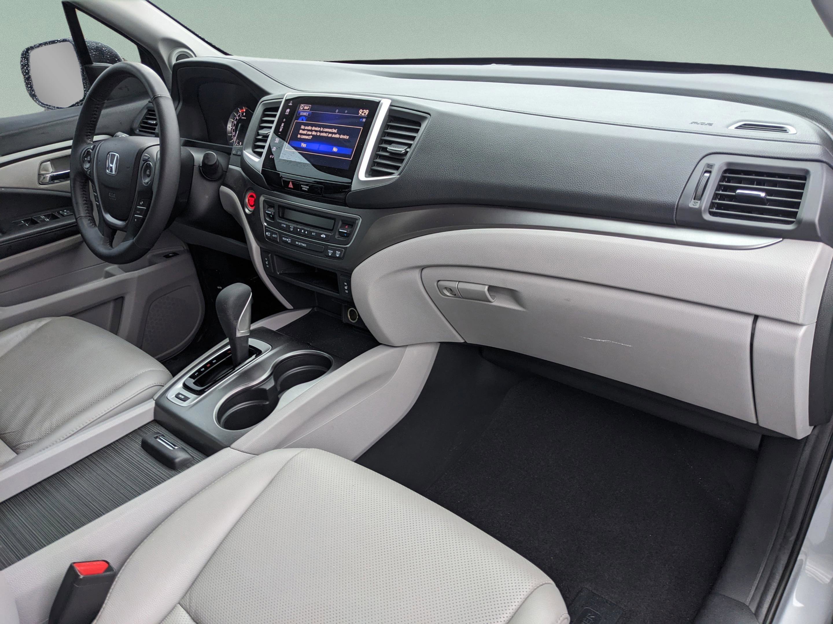 Used 2019 Honda Ridgeline RTL-T image 10