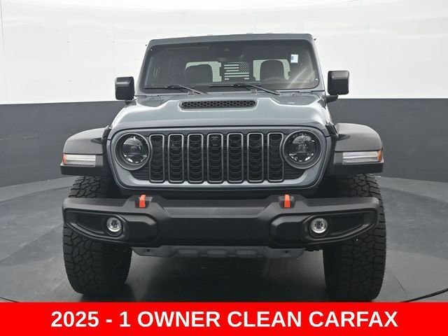 Used 2025 Jeep Gladiator Mojave w/ Convenience Group image 3