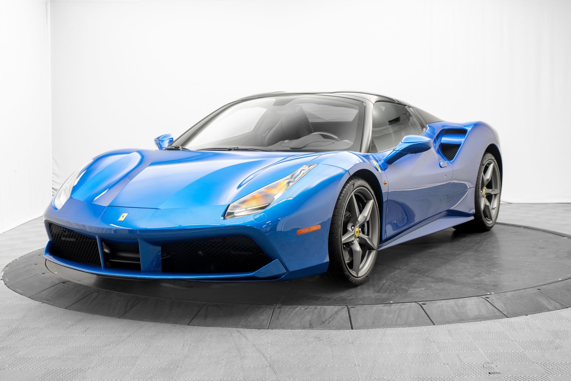 Used 2017 Ferrari 488 Spider RWD image 16