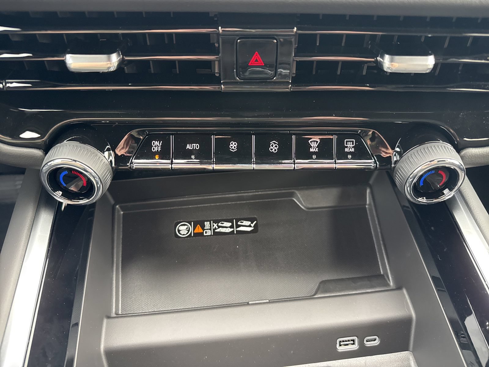 New 2026 Chevrolet Tahoe High Country AWD/4WD image 18