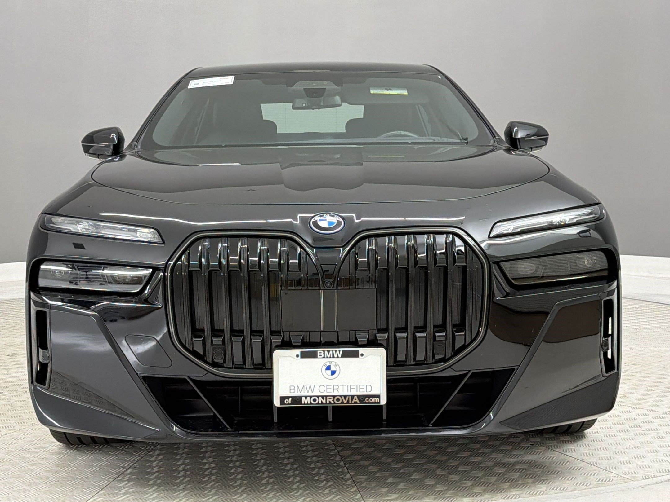 Used 2025 BMW i7 xDrive60 w/ Executive Package AWD/4WD image 6