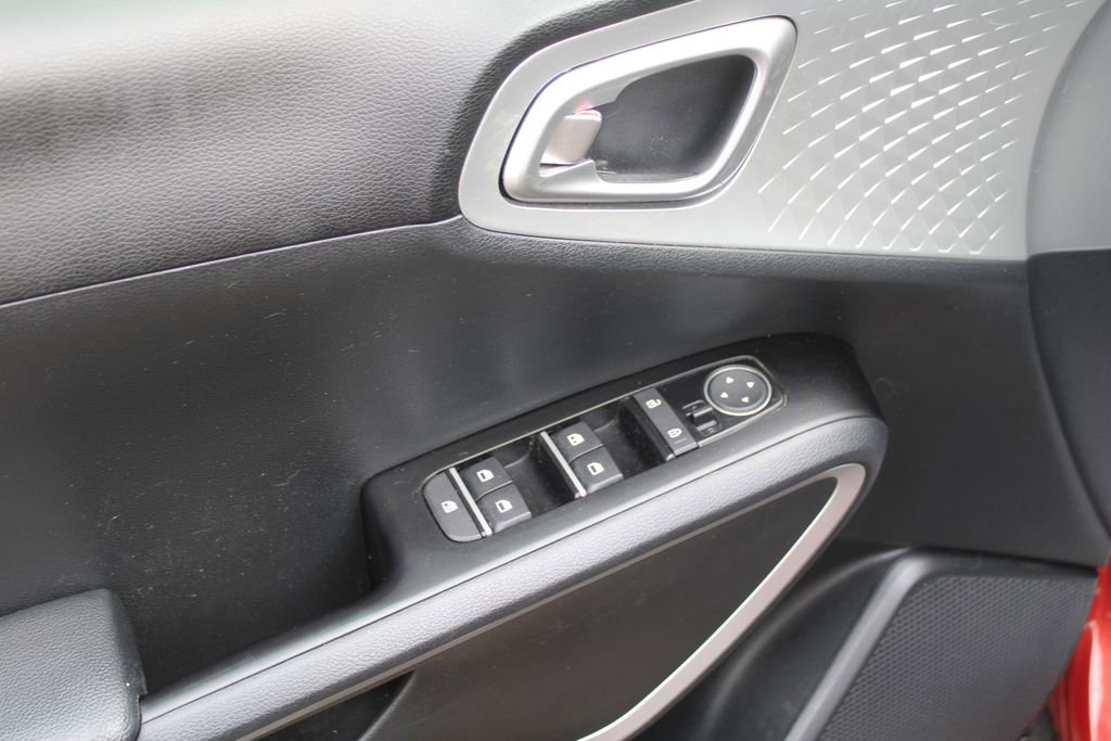 Certified 2021 Kia Soul LX image 18