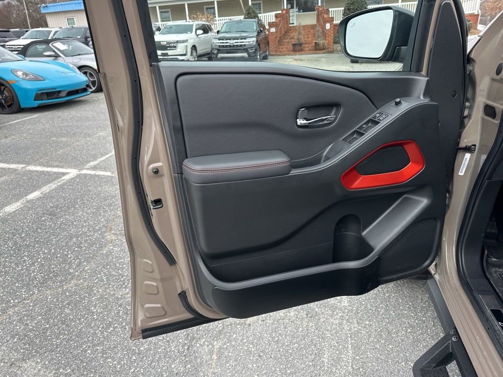 Used 2023 Nissan Frontier PRO-4X w/ Technology Package image 26