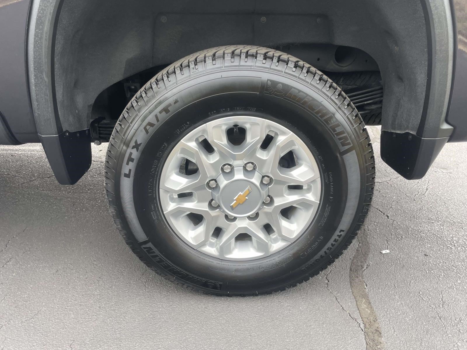 Used 2024 Chevrolet Silverado 2500 LTZ AWD/4WD image 7