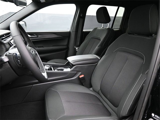 New 2025 Jeep Grand Cherokee Laredo X w/ Luxury Tech Group I image 13