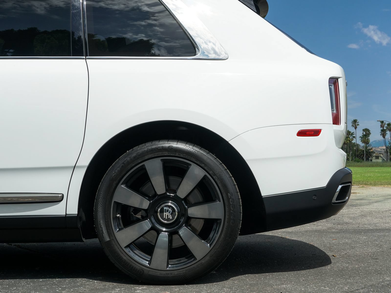 Certified 2024 Rolls-Royce Cullinan AWD/4WD image 4